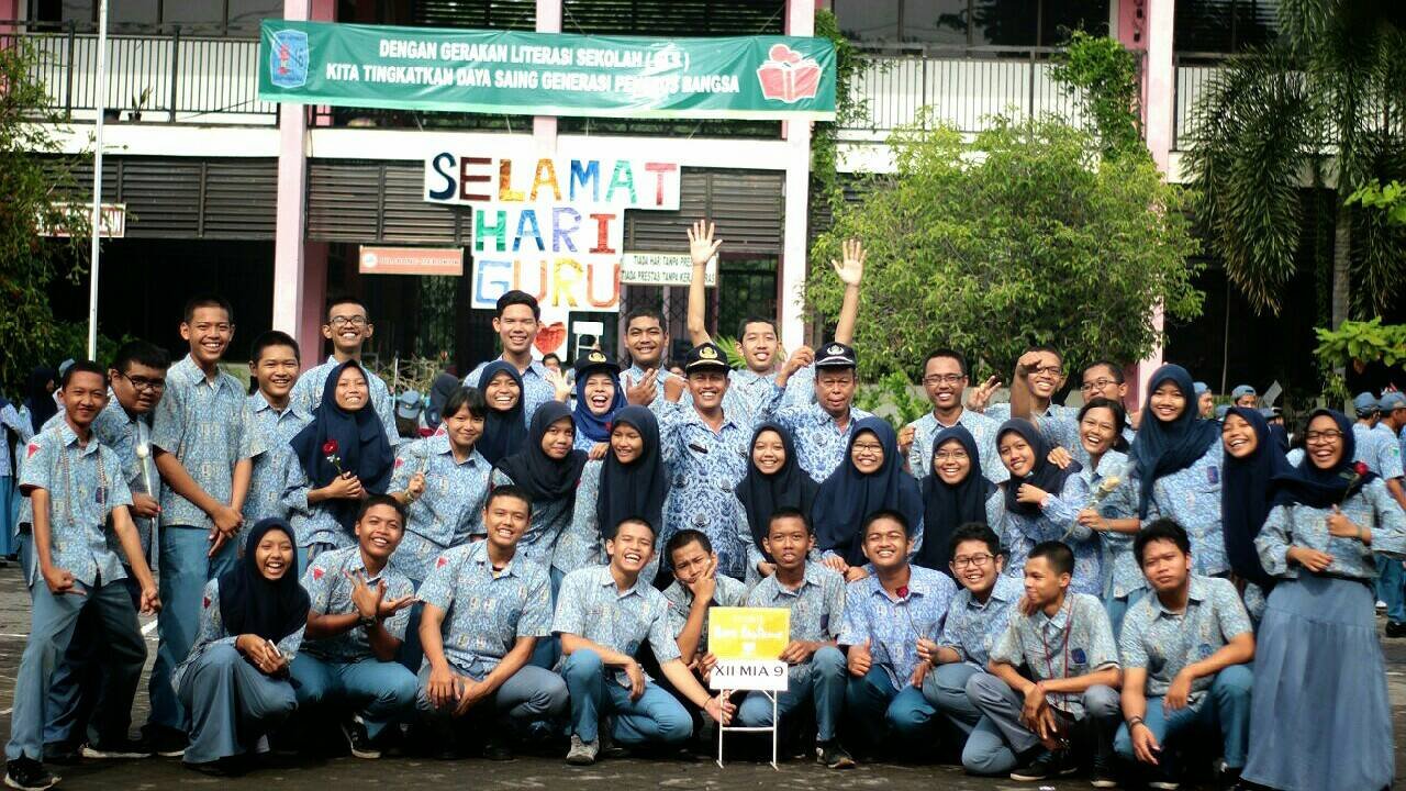 Hari Guru, Bunga Ini Buat Siapa?